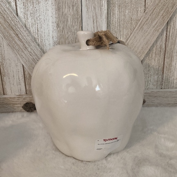 Rae Dunn Spring Birdhouse - Picture 2 of 3